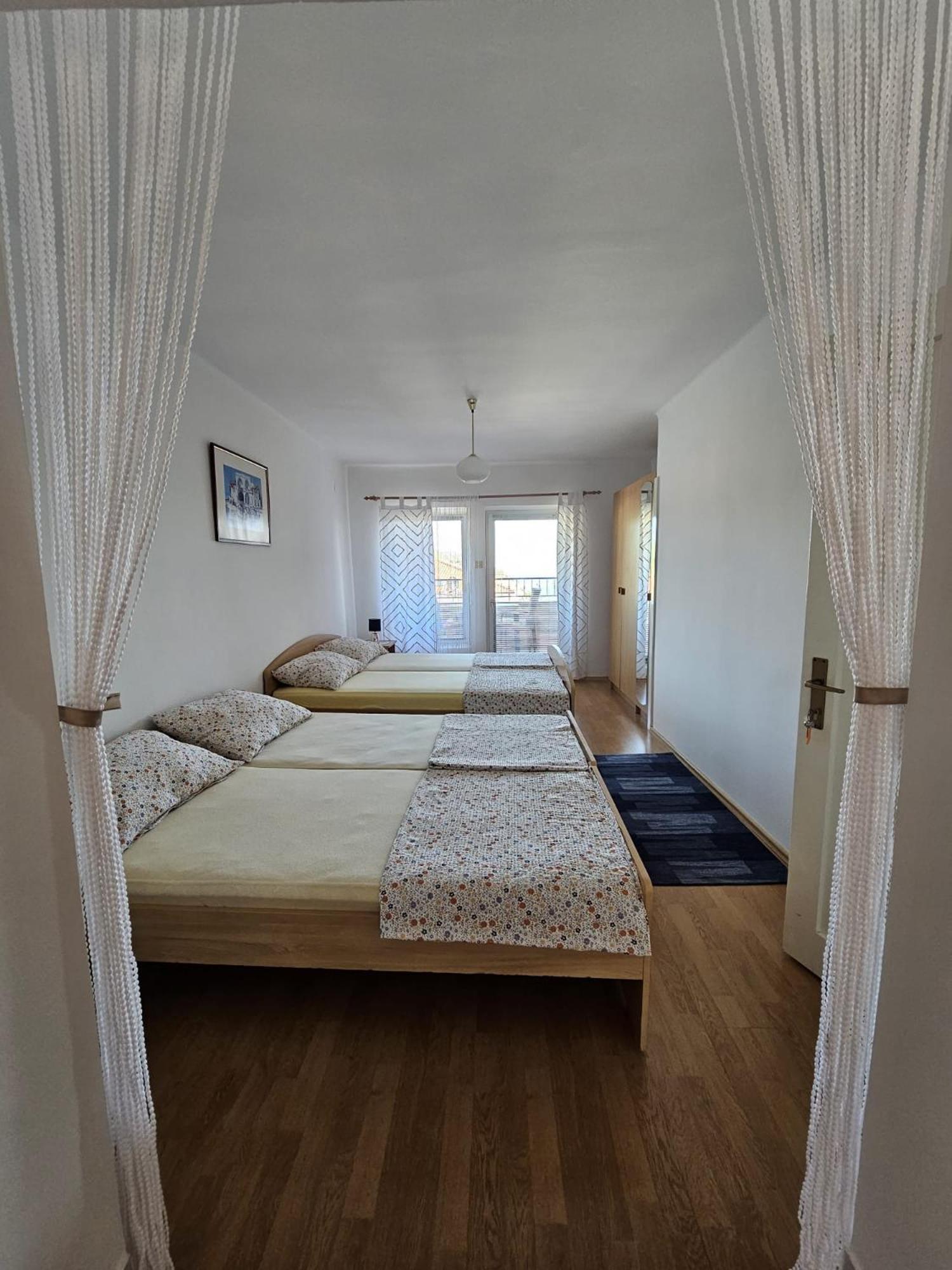 Studios Dolcek Krvavica Buitenkant foto